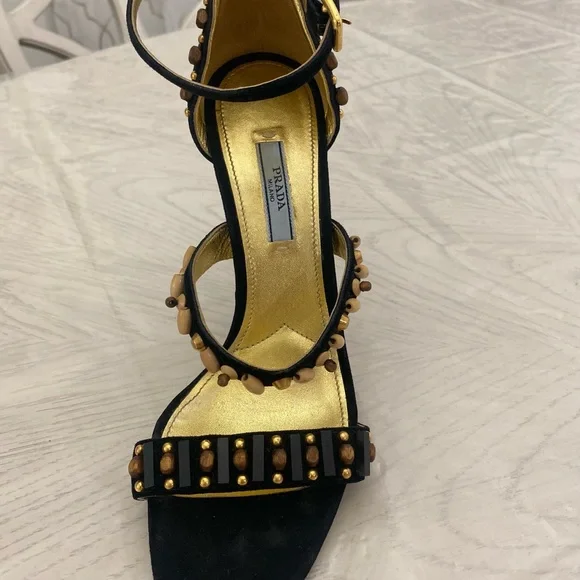Prada Women’s designer shoe. Perfection at its finest! - Picture 3 of 7